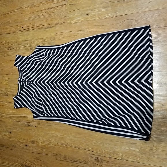 Talbots Dresses & Skirts - Talbots Plus sleeveless dress back zipper sz X EUC Navy/white chevron pattern